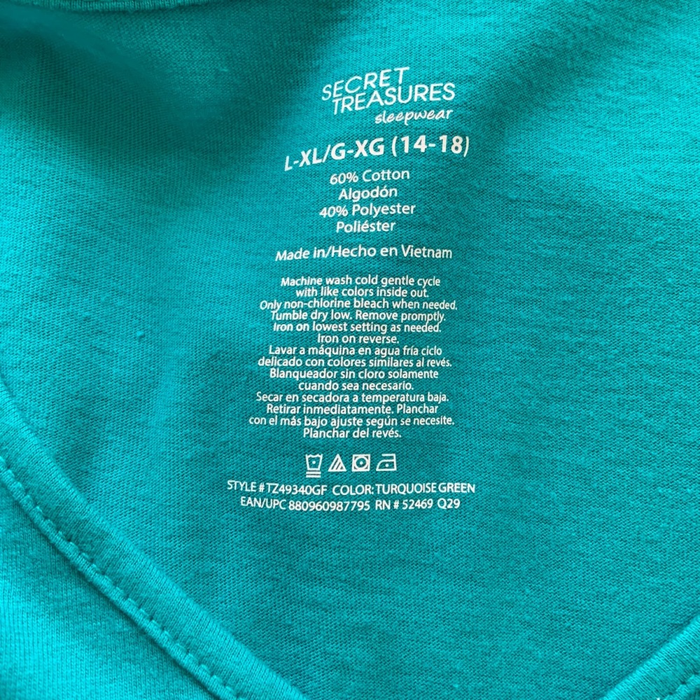 Woman’s long nightshirt - Picture 5 of 10